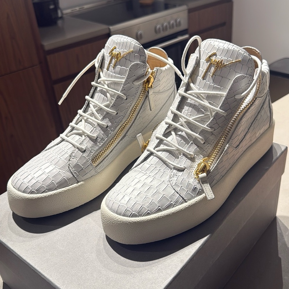 Giuseppe Mens Shows Size 44